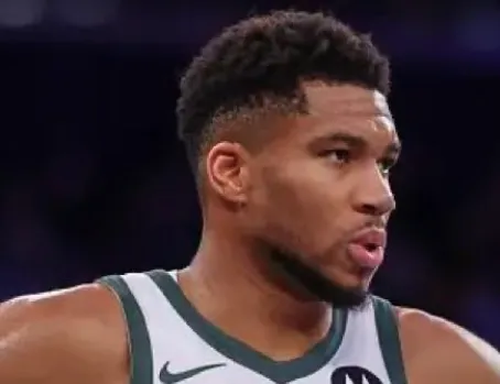 开云体育下载官网-ESPN记者：阿德托昆博愿意与凯尔特人或热火签下长约